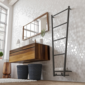 Radox Flyn Black Pearl Towel Rail
